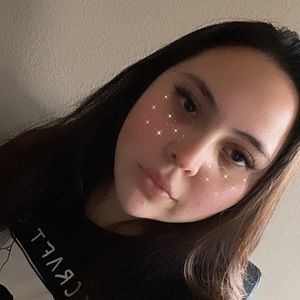 Meet your Posher, Jade